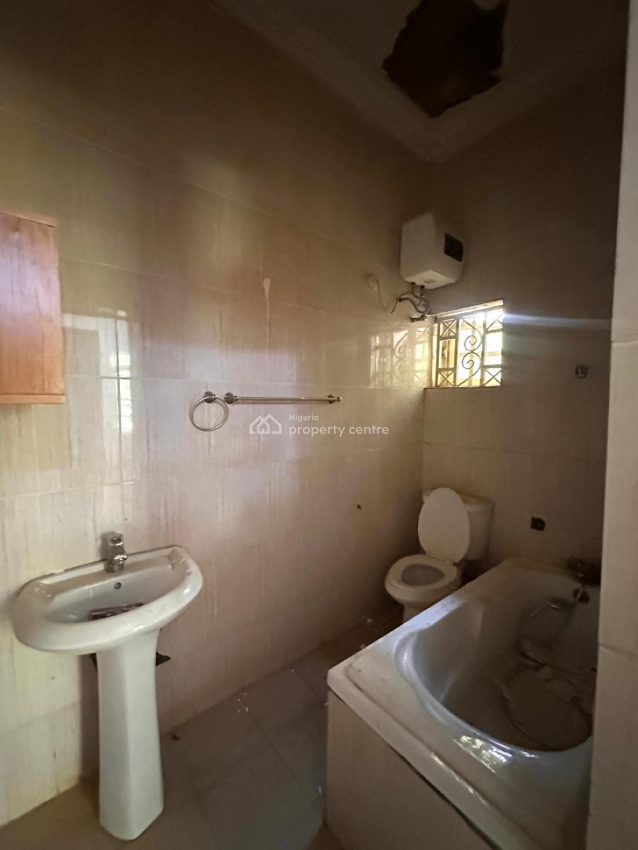 Spacious 3 Bedrooms Flats, Katampe (main), Katampe, Abuja, Flat / Apartment for Rent