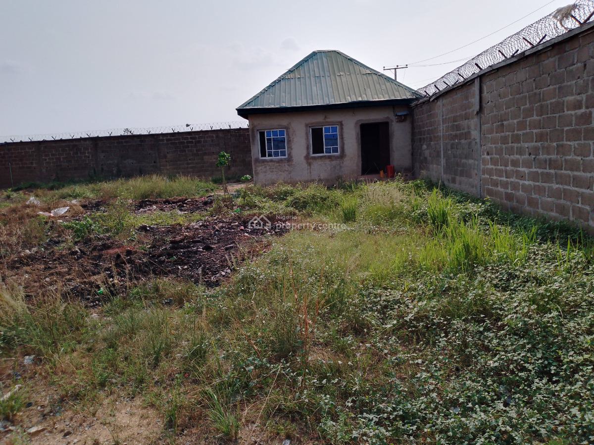 Uncompleted Commercial Factory Warehouse., Obaran Road By Ofada Round About Mowe., Mowe Ofada, Ogun, Factory for Sale