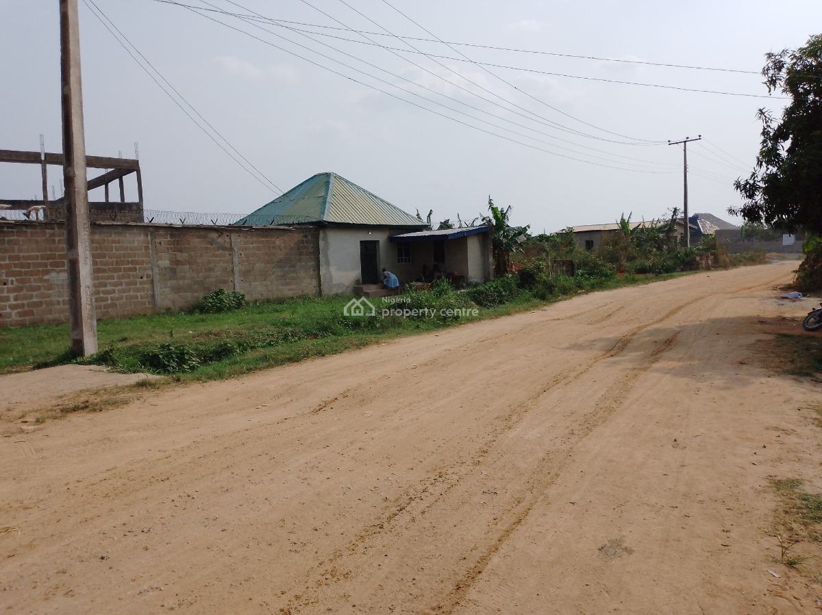 Uncompleted Commercial Factory Warehouse., Obaran Road By Ofada Round About Mowe., Mowe Ofada, Ogun, Factory for Sale