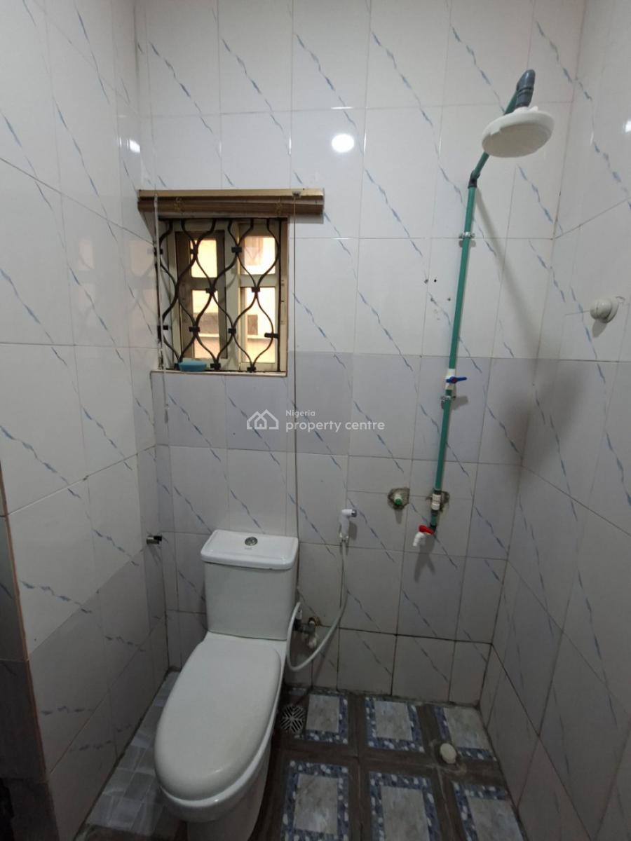 3 Bedroom Apartment, Ibukunolu Street, Akoka, Yaba, Lagos, Flat / Apartment for Rent