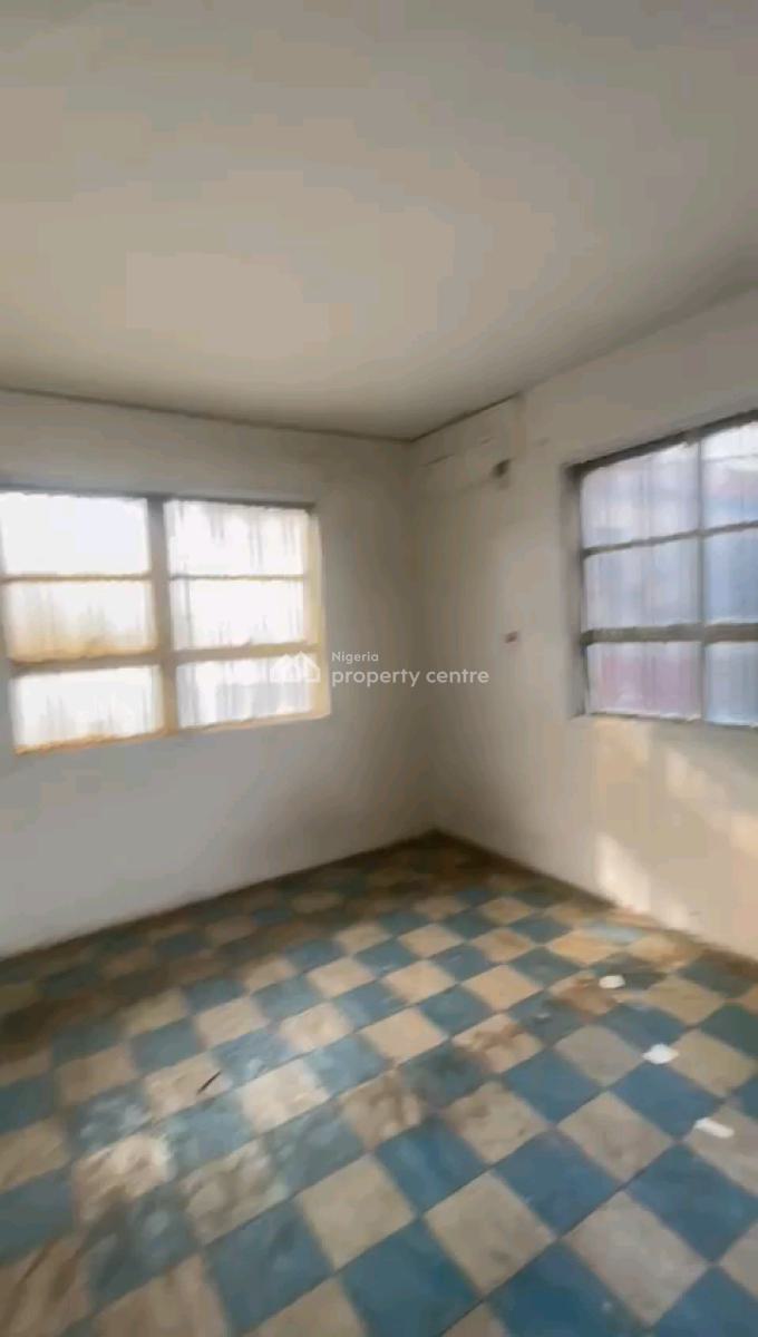 a Relatively New and Standard 3bedroom Apartment, Upstairs, Primate Adejobi Crescent, Aladura, Anthony, Maryland, Lagos, Flat / Apartment for Rent