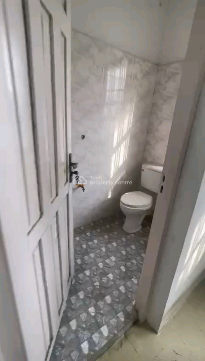 a Relatively New and Standard 3bedroom Apartment, Upstairs, Primate Adejobi Crescent, Aladura, Anthony, Maryland, Lagos, Flat / Apartment for Rent