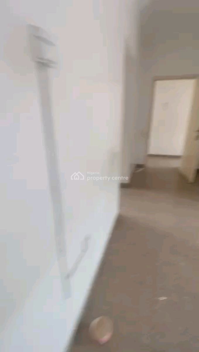 a Relatively New and Standard 3bedroom Apartment, Upstairs, Primate Adejobi Crescent, Aladura, Anthony, Maryland, Lagos, Flat / Apartment for Rent