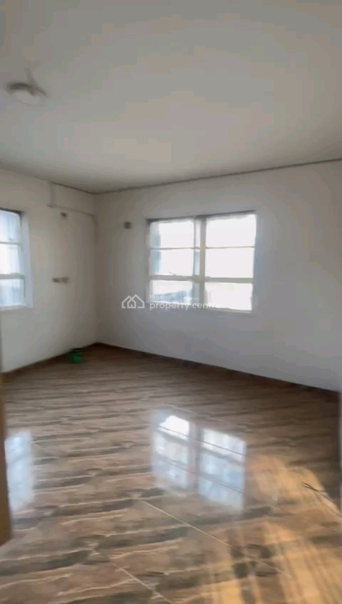 a Relatively New and Standard 3bedroom Apartment, Upstairs, Primate Adejobi Crescent, Aladura, Anthony, Maryland, Lagos, Flat / Apartment for Rent