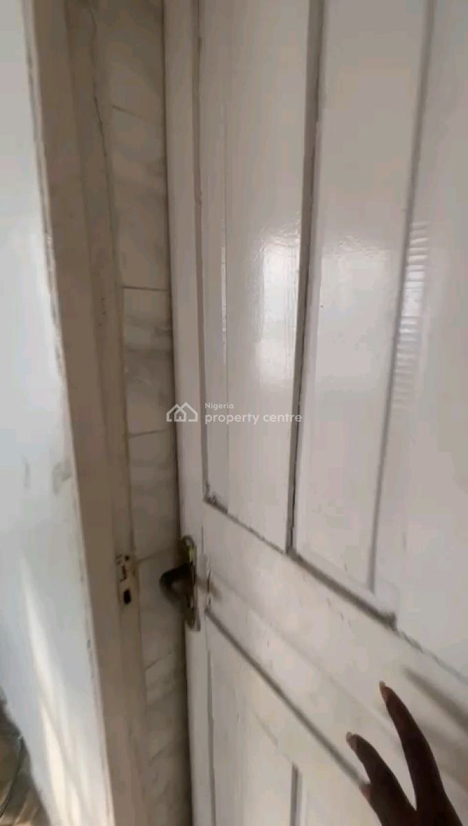 a Relatively New and Standard 3bedroom Apartment, Upstairs, Primate Adejobi Crescent, Aladura, Anthony, Maryland, Lagos, Flat / Apartment for Rent