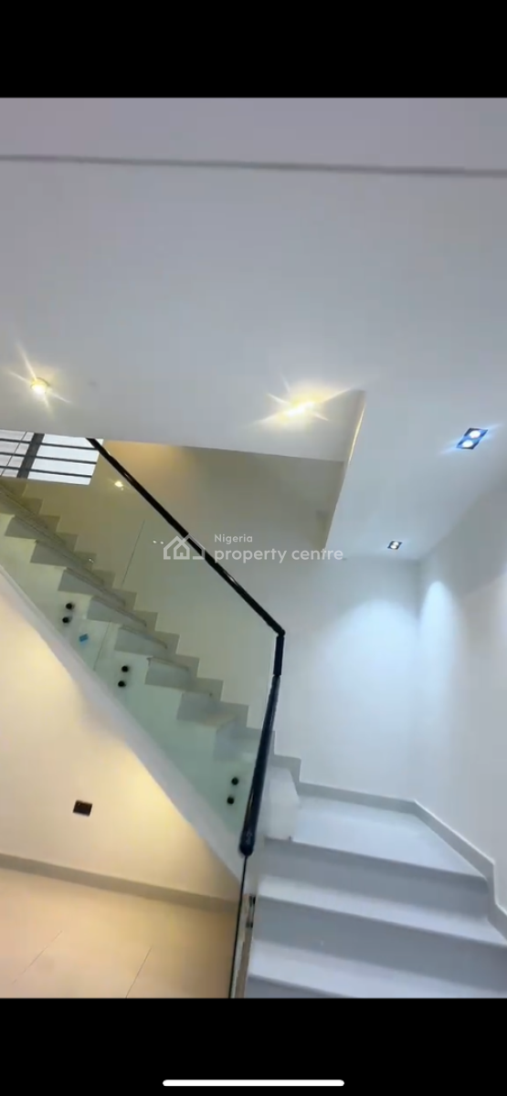 Luxury 4bedroom with Bq, Magodo, Lagos, Detached Duplex for Sale