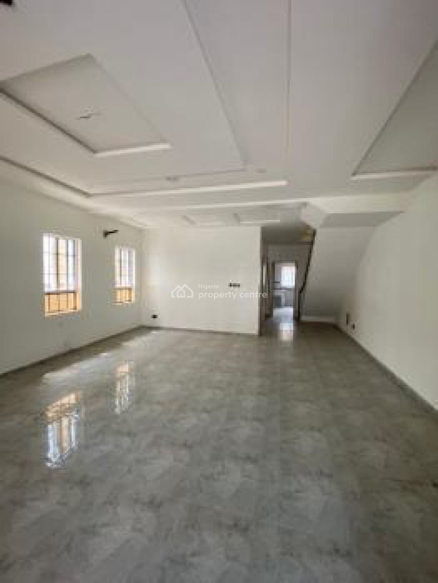 Distress 3 Bedrooms Terrace Serviced Duplex with Boyz Quarter, Victoria Bay 3 Off Nike Art Gallery Road, Ikate Elegushi, Lekki, Lagos, Terraced Duplex for Sale