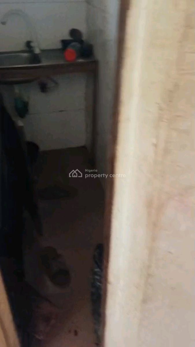 a Standard and Spacious Miniflat, Adekunle, Yaba, Lagos, Mini Flat (room and Parlour) for Rent