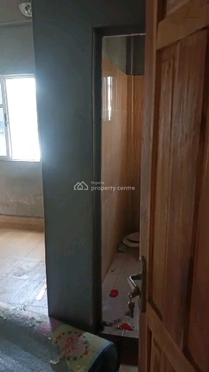 a Standard and Spacious Miniflat, Adekunle, Yaba, Lagos, Mini Flat (room and Parlour) for Rent