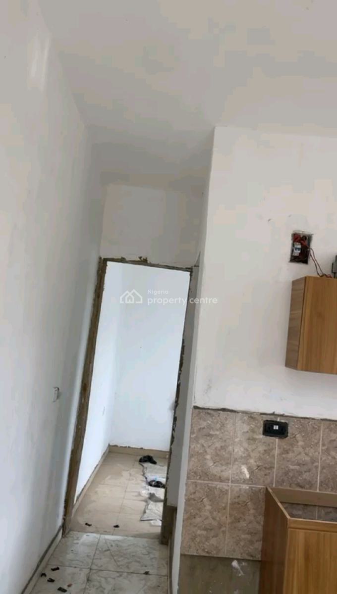 Newly Built and Standard Upfloor Mini Flat, Adekunle, Yaba, Lagos, Mini Flat (room and Parlour) for Rent