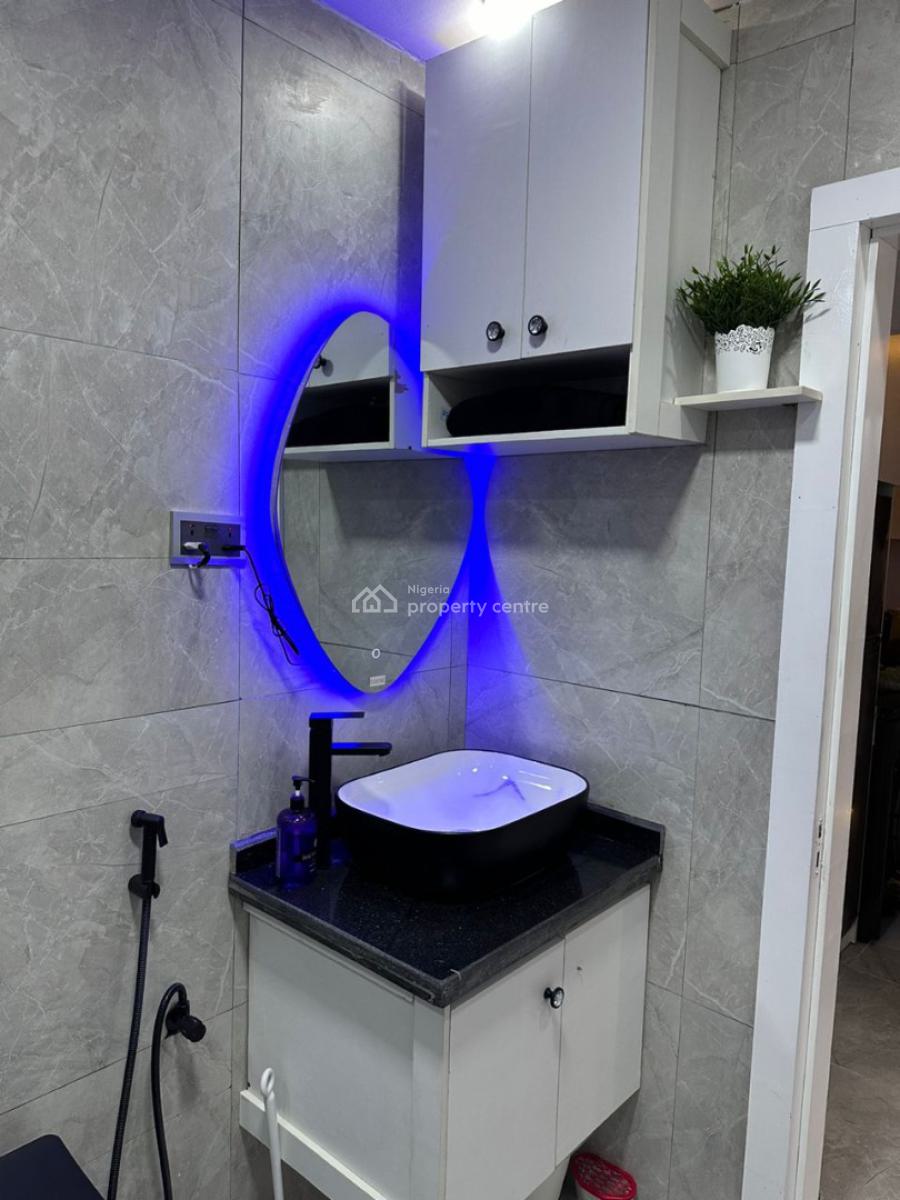 Furnished  Studio Apartment, Near Shoprite, Osapa, Lekki, Lagos, Self Contain (single Rooms) Short Let