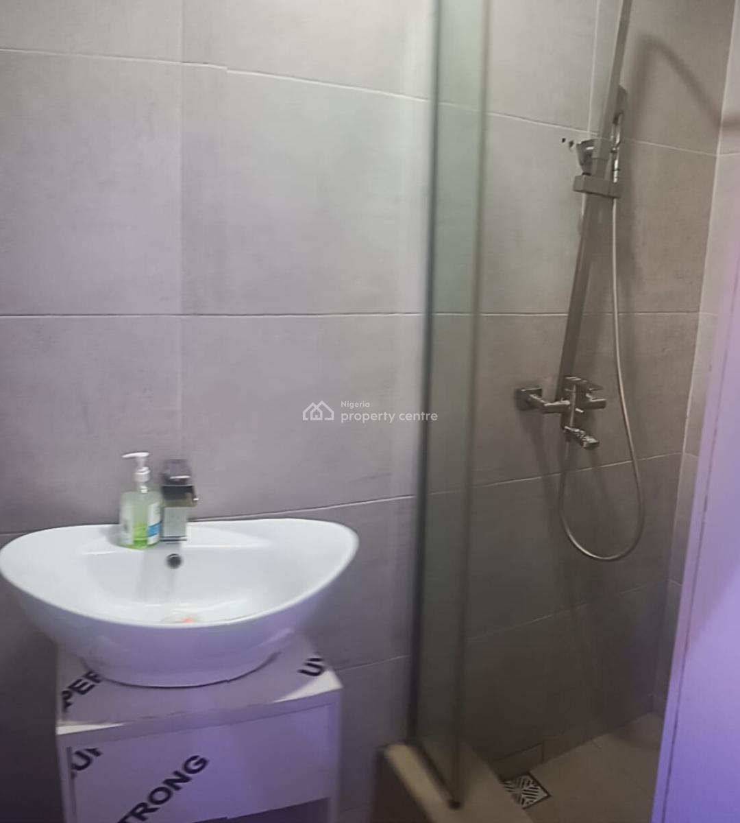 Well Furnished 2 Bedroom Apartment, Off Ogudu Road, Ogudu, Lagos, Flat / Apartment Short Let