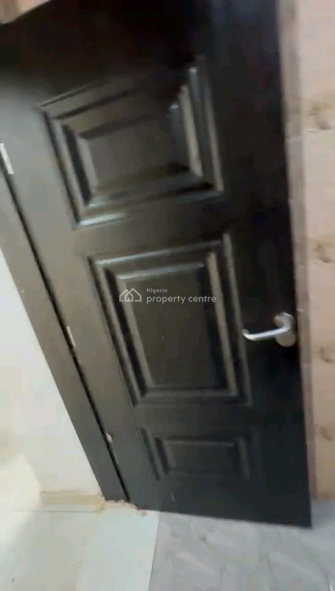 a Lovely and Standard 2bedroom Apartment, with All Rooms En-suite, Oloruntoyin Street, Oworonshoki, Shomolu, Lagos, Flat / Apartment for Rent