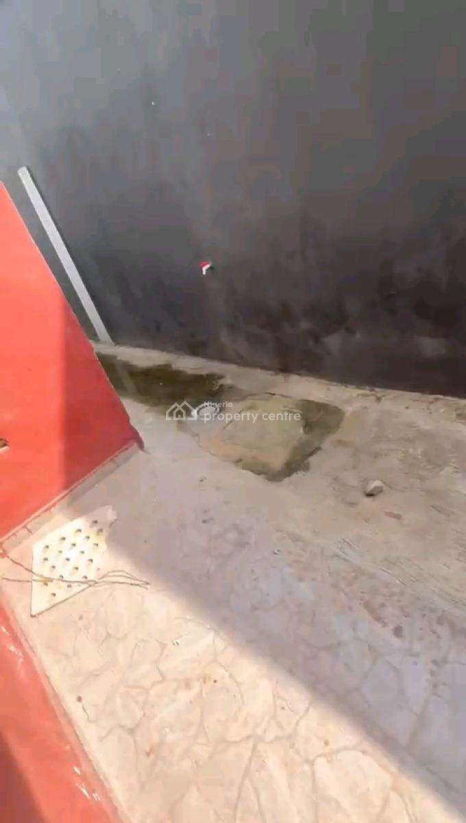 a Lovely and Standard 2bedroom Apartment, with All Rooms En-suite, Oloruntoyin Street, Oworonshoki, Shomolu, Lagos, Flat / Apartment for Rent