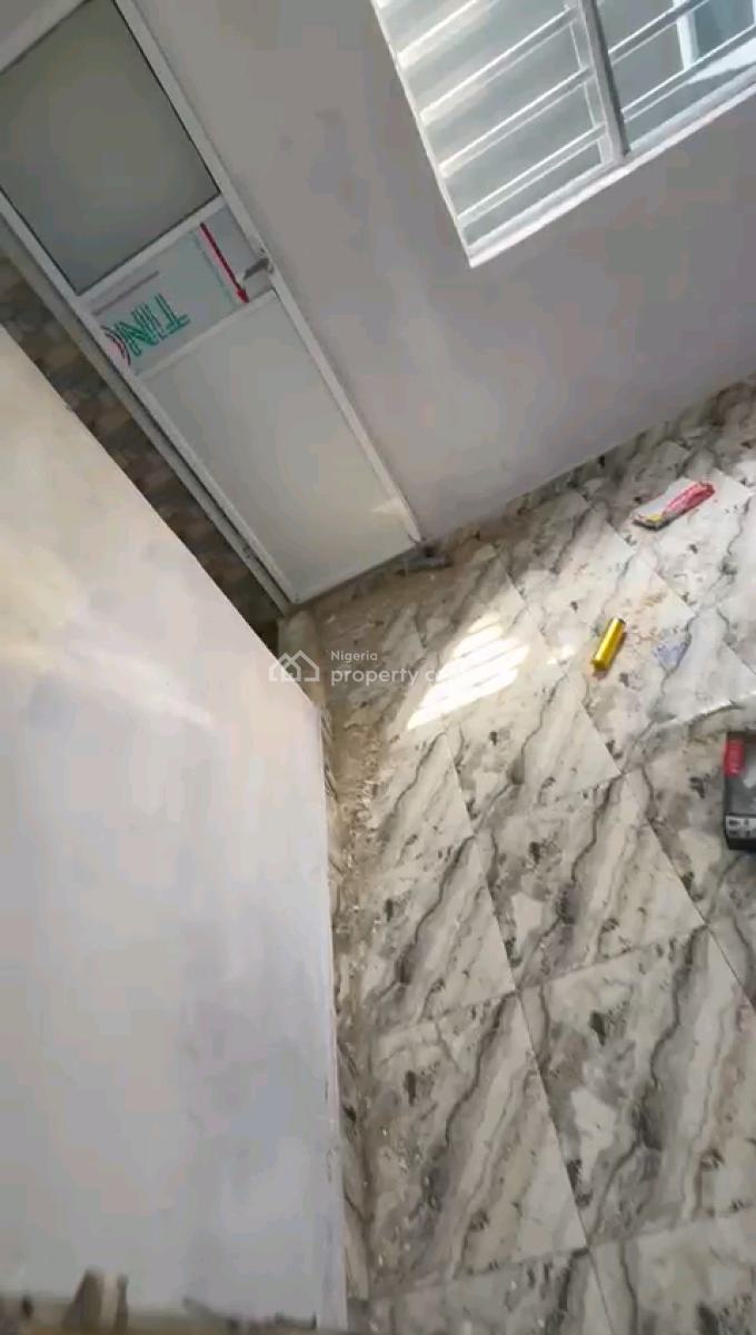 a Lovely and Standard 2bedroom Apartment, with All Rooms En-suite, Oloruntoyin Street, Oworonshoki, Shomolu, Lagos, Flat / Apartment for Rent