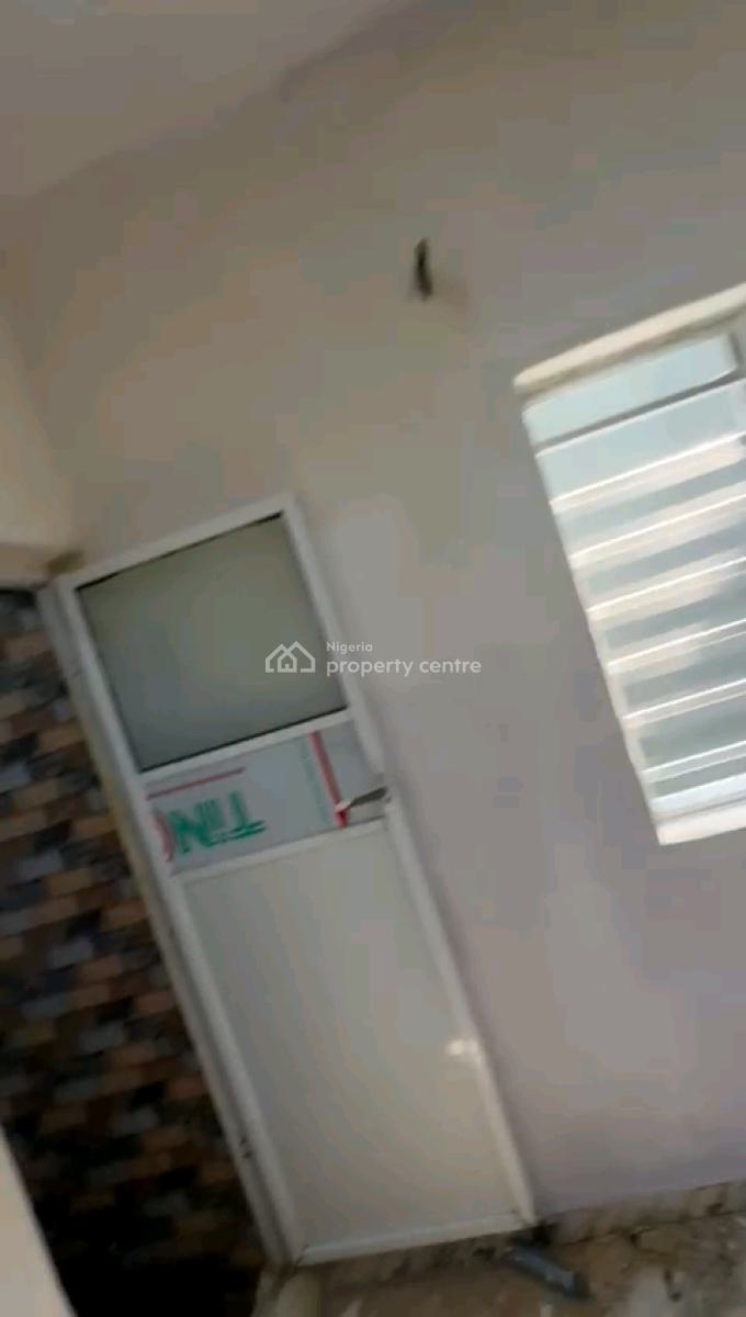 a Lovely and Standard 2bedroom Apartment, with All Rooms En-suite, Oloruntoyin Street, Oworonshoki, Shomolu, Lagos, Flat / Apartment for Rent