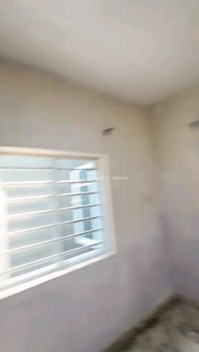 a Lovely and Standard 2bedroom Apartment, with All Rooms En-suite, Oloruntoyin Street, Oworonshoki, Shomolu, Lagos, Flat / Apartment for Rent