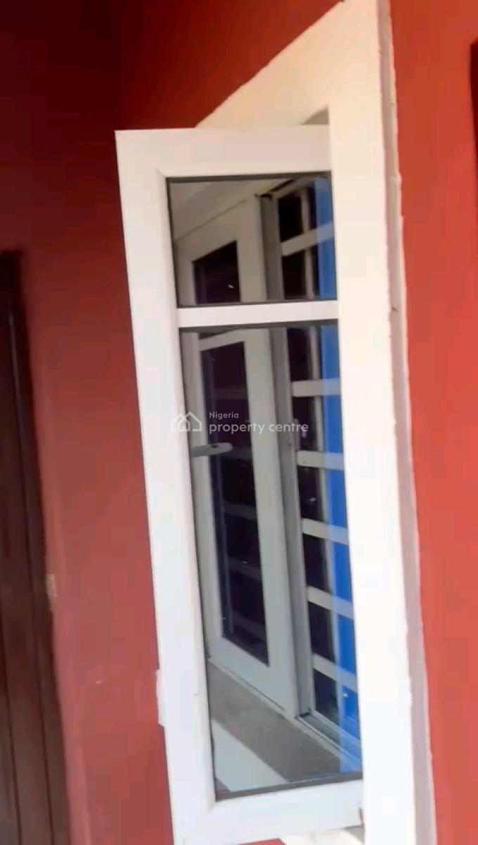 a Lovely and Standard 2bedroom Apartment, with All Rooms En-suite, Oloruntoyin Street, Oworonshoki, Shomolu, Lagos, Flat / Apartment for Rent