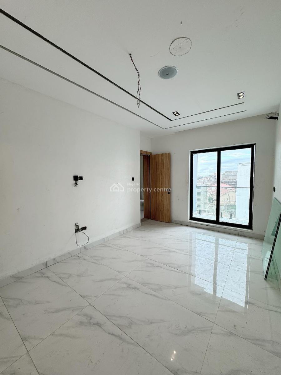 Lovely 2 Bedroom Apartment with Bq, Lekki Phase 1, Lekki Phase 1, Lekki, Lagos, Block of Flats for Sale