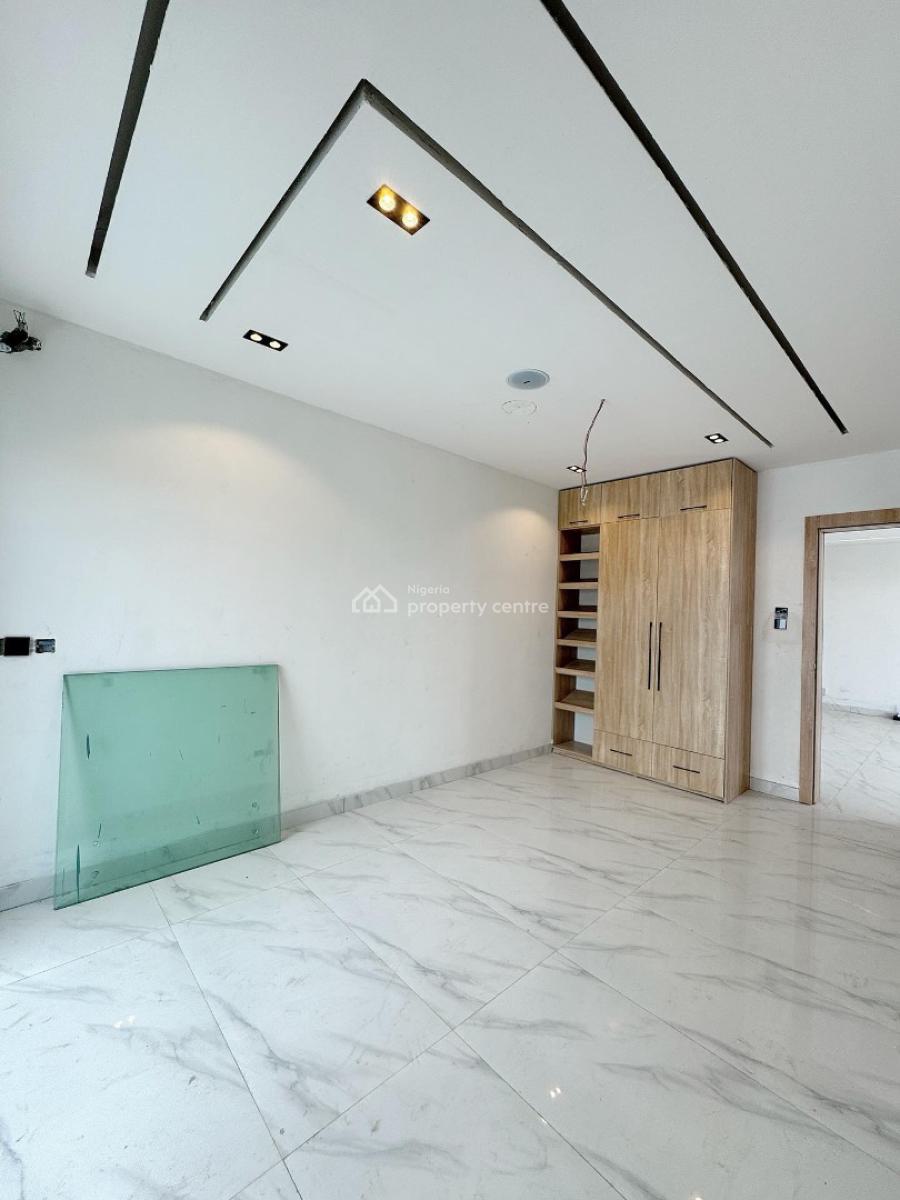 Lovely 2 Bedroom Apartment with Bq, Lekki Phase 1, Lekki Phase 1, Lekki, Lagos, Block of Flats for Sale