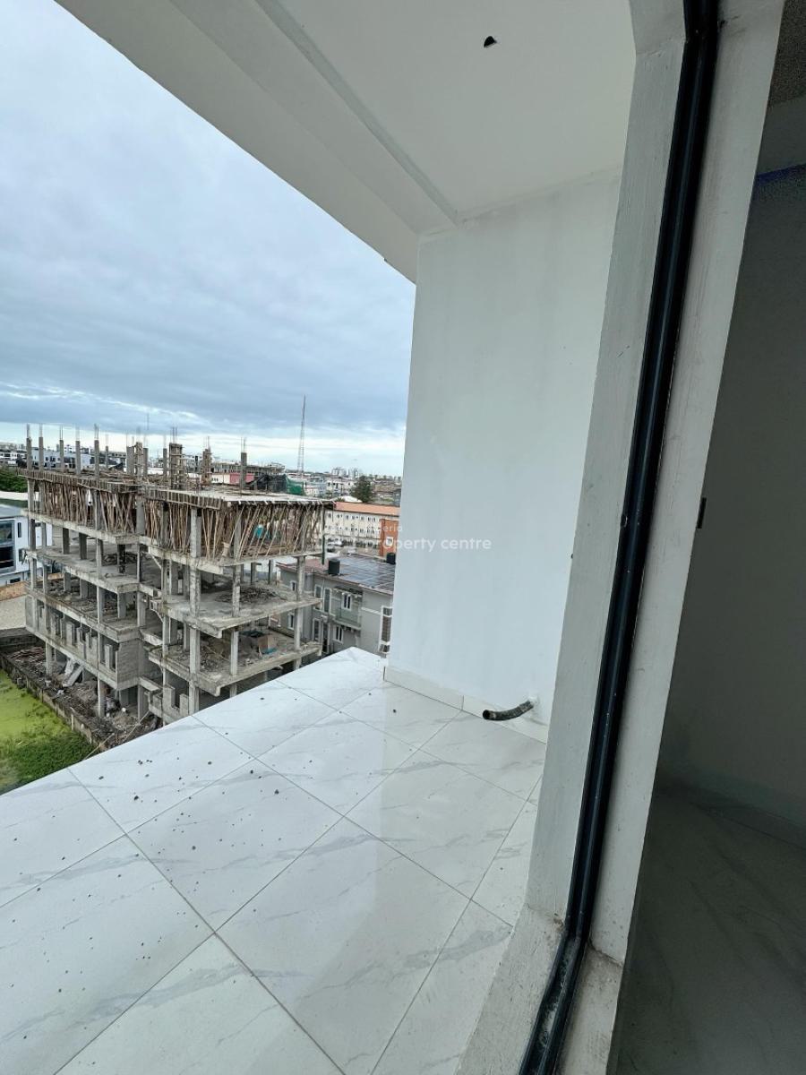 Lovely 2 Bedroom Apartment with Bq, Lekki Phase 1, Lekki Phase 1, Lekki, Lagos, Block of Flats for Sale