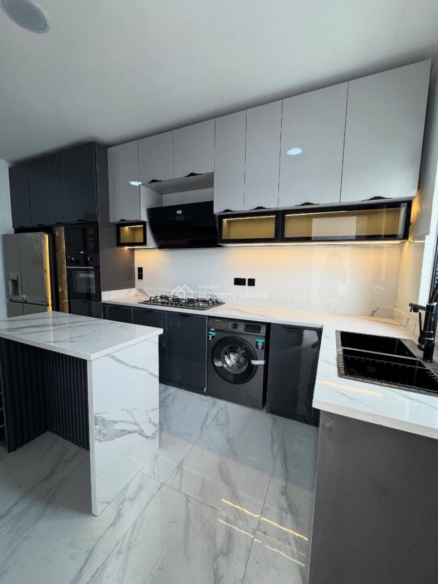 Lovely 2 Bedroom Apartment with Bq, Lekki Phase 1, Lekki Phase 1, Lekki, Lagos, Block of Flats for Sale