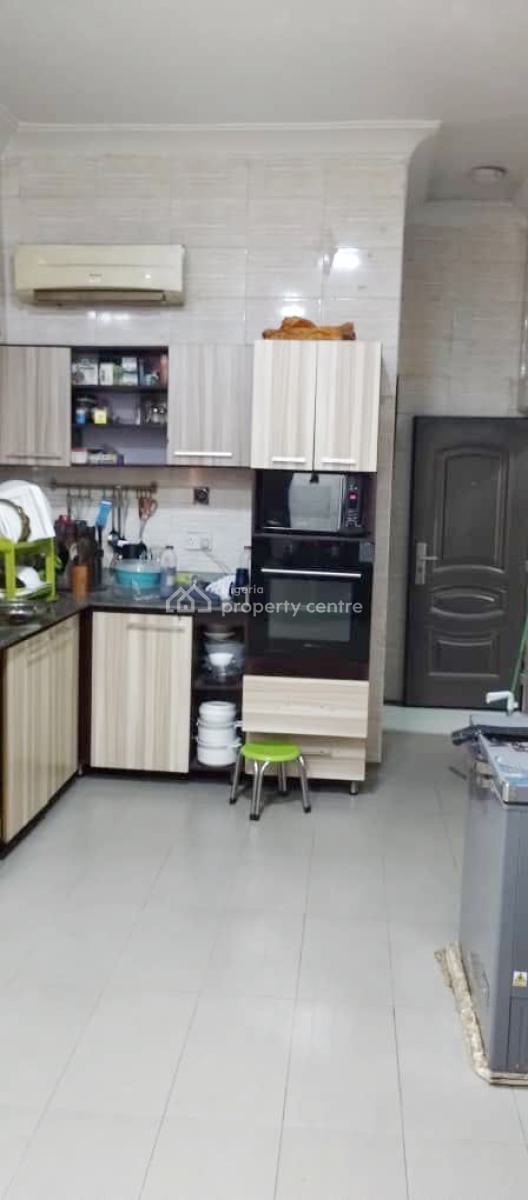 a Well Maintained Spacious 5 Bedroom Fully Detached Duplex with Bq, Gra Phase 1, Magodo, Lagos, Detached Duplex for Rent