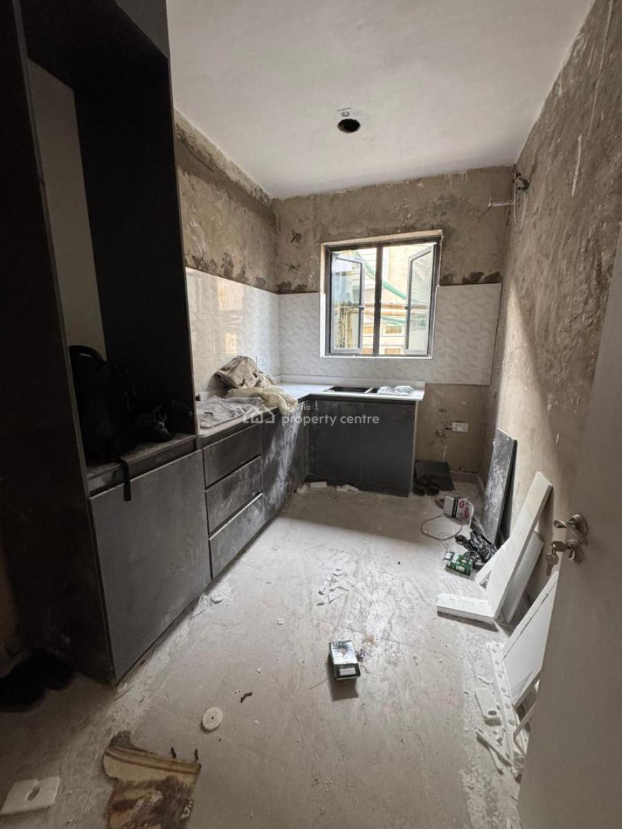 Specious Luxurious 3 Bedroom Apartment, Ilasan, Lekki, Lagos, Block of Flats for Sale