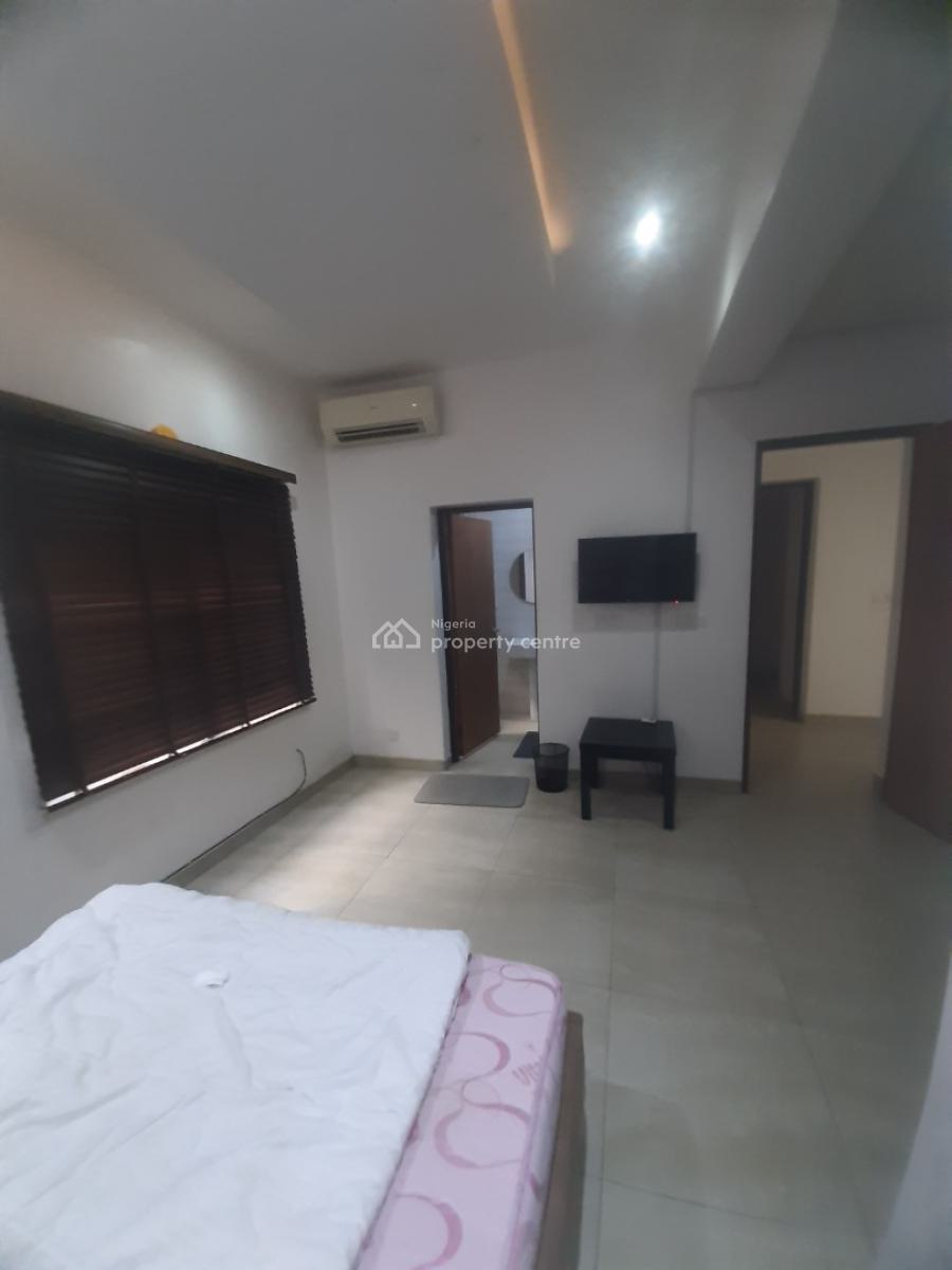 Well-furnished and Serviced 3 Bedroom En-suite Flat with Fully Fitted, Oniru, Victoria Island (vi), Lagos, Flat / Apartment for Rent