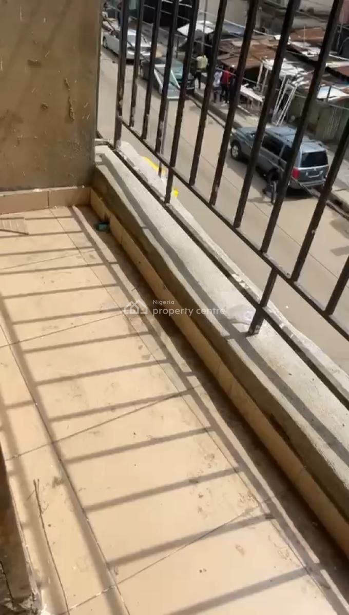 Upflat: Mini Flat at Adekunle Yaba., Adekunle, Yaba, Lagos, Mini Flat (room and Parlour) for Rent