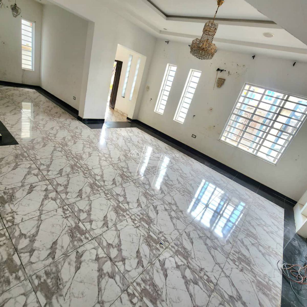 Massive Studio Apartment, Ensuite, Ikota, Lekki, Lagos, Flat / Apartment for Rent