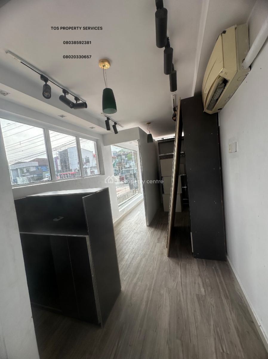 Beautiful Ground Floor Space Facing Busy Road, Lekki Phase 1, Lekki, Lagos, Shop for Rent