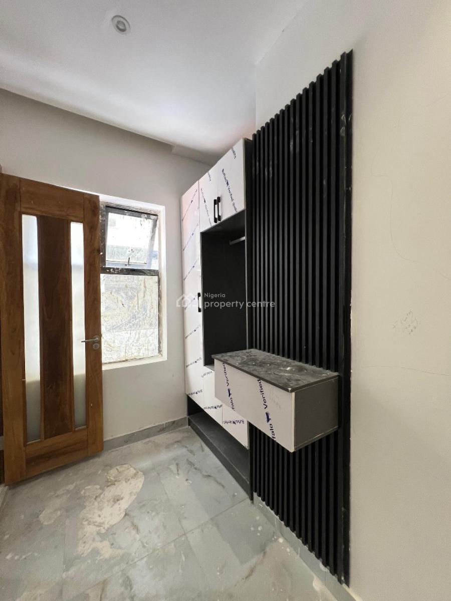 Luxuriously Finished 2 Bedroom Maisonette, Lekki Phase 1, Lekki, Lagos, Flat / Apartment for Sale