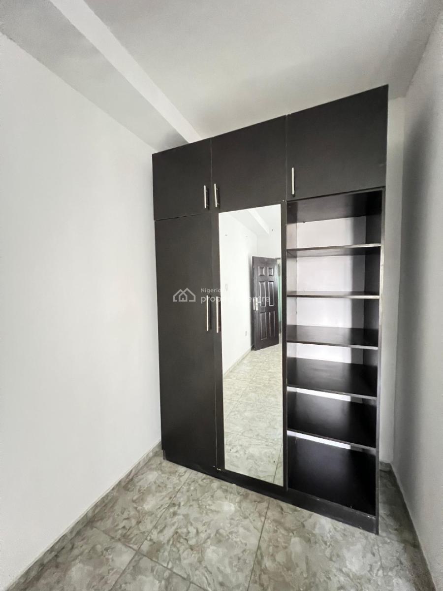 Well Built 3 Bedroom Apartment with a Bq in a Gated Secured Estate, Lekki Phase 1, Lekki, Lagos, Flat / Apartment for Sale