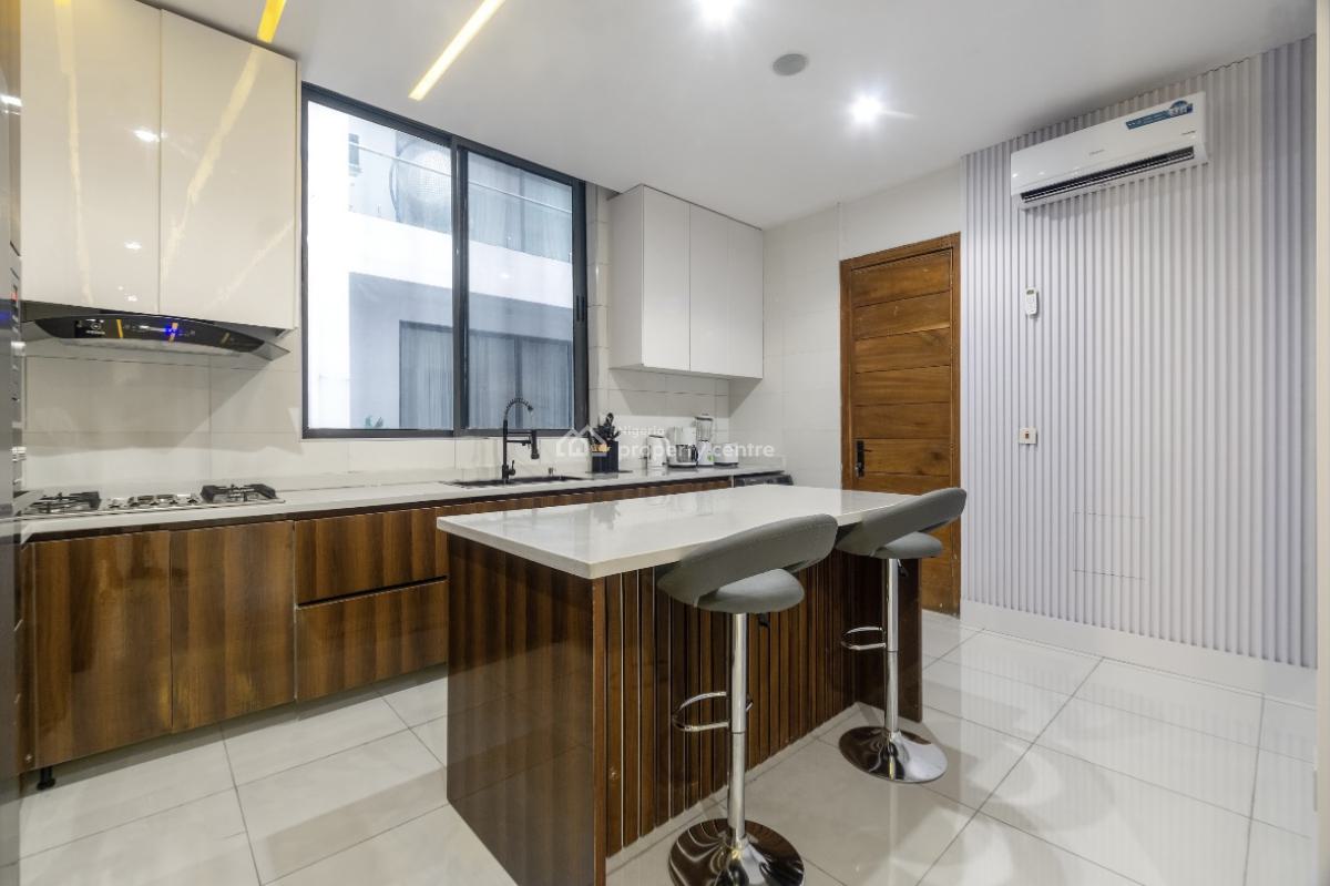 Private 3-bedroom Triplex, Gbangbala Road, Ikate, Lekki, Lagos, House Short Let