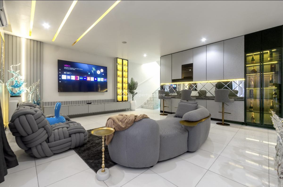 Private 3-bedroom Triplex, Gbangbala Road, Ikate, Lekki, Lagos, House Short Let