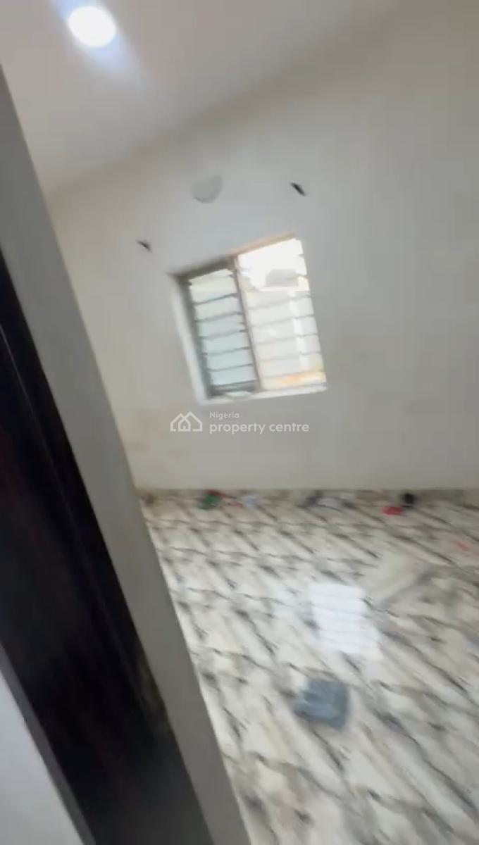 a Lovely and Standard 2 Bedroom Apartment, with All Rooms En-suite, Oworonshoki, Shomolu, Lagos, Flat / Apartment for Rent