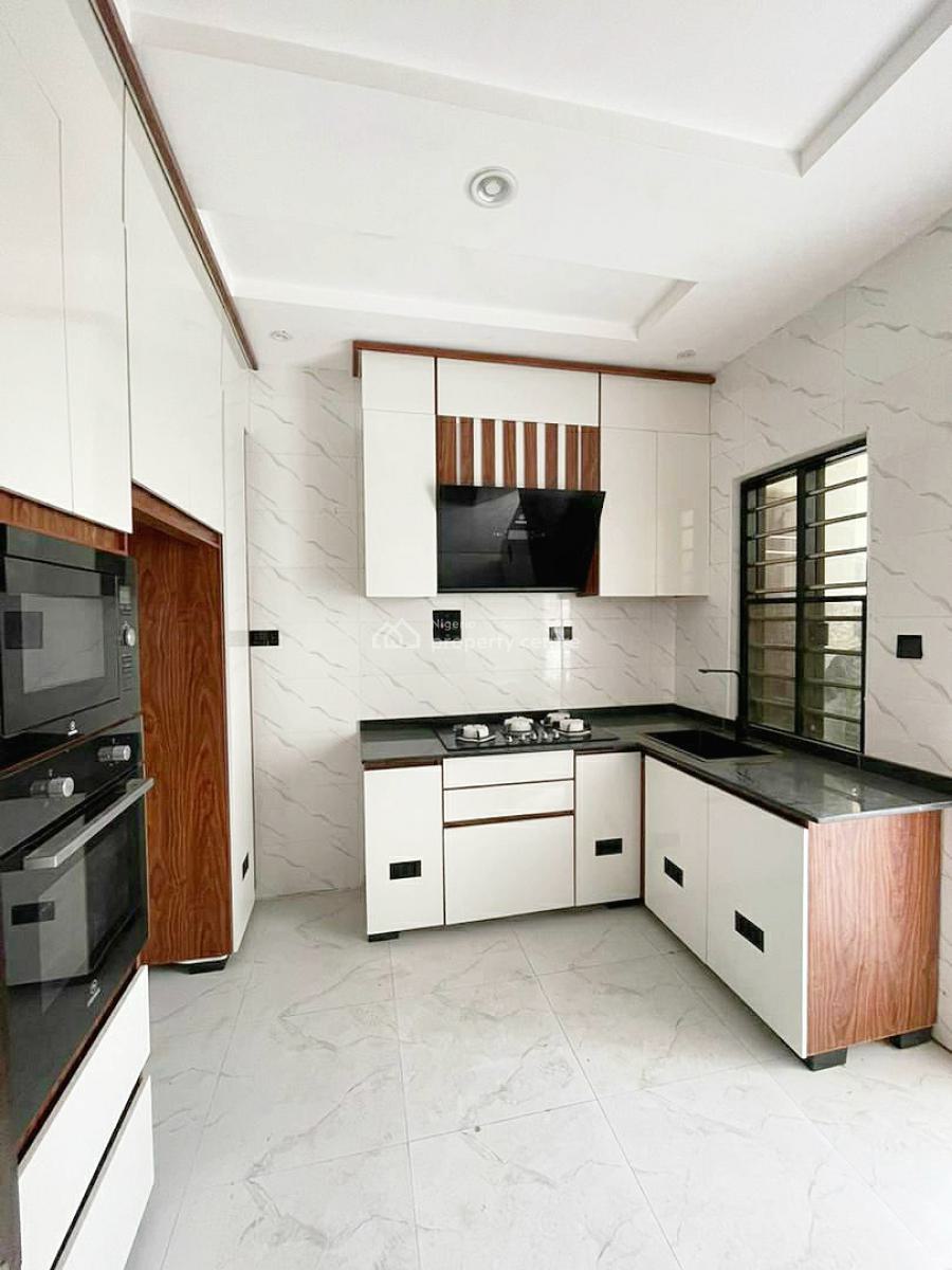 Spacious 2 Bedroom Apartment, Igbo Efon, Lekki, Lagos, Flat / Apartment for Rent