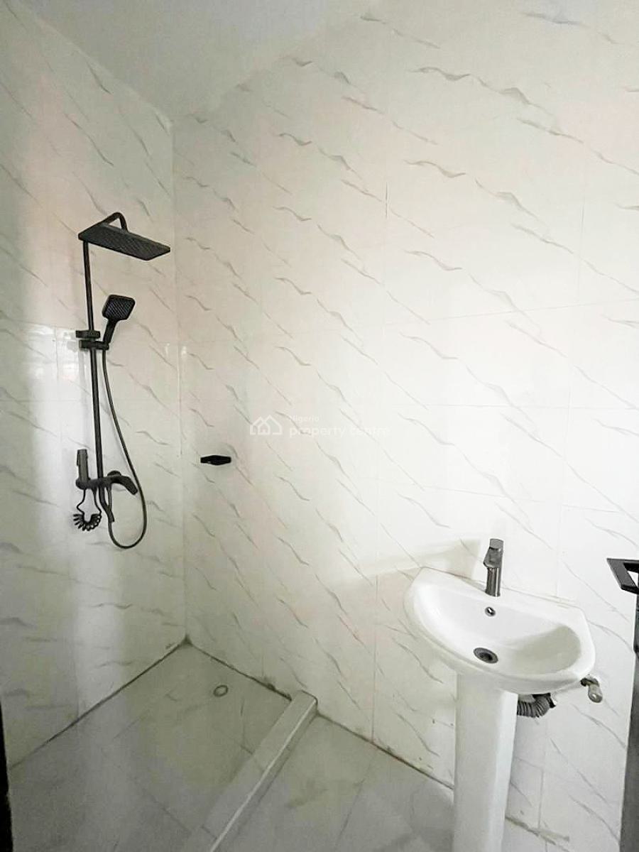 Spacious 2 Bedroom Apartment, Igbo Efon, Lekki, Lagos, Flat / Apartment for Rent