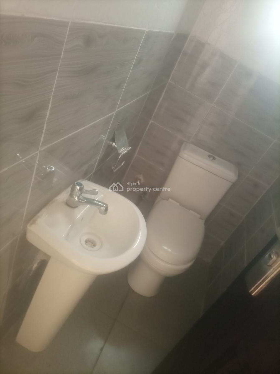 Three(3) Bedrooms Terrace Duplex with a Lounge @river Park, Cluster 3, River Park Estate Airport Road Abuja, Lugbe District, Abuja, Terraced Duplex for Rent