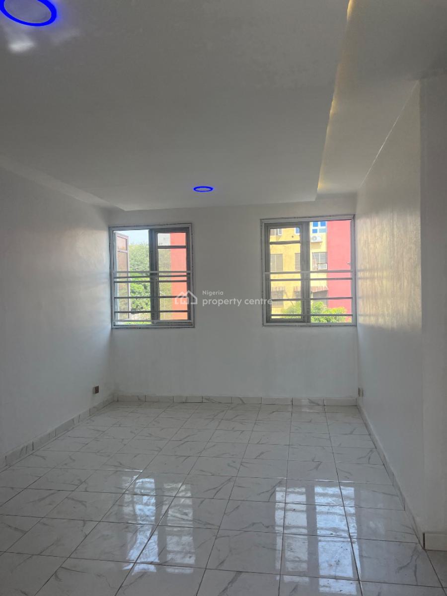 Clean Neatly Renovated 1 Bedroom Flat, with Balcony, Wuse Zone, Wuse, Abuja, Flat / Apartment for Rent