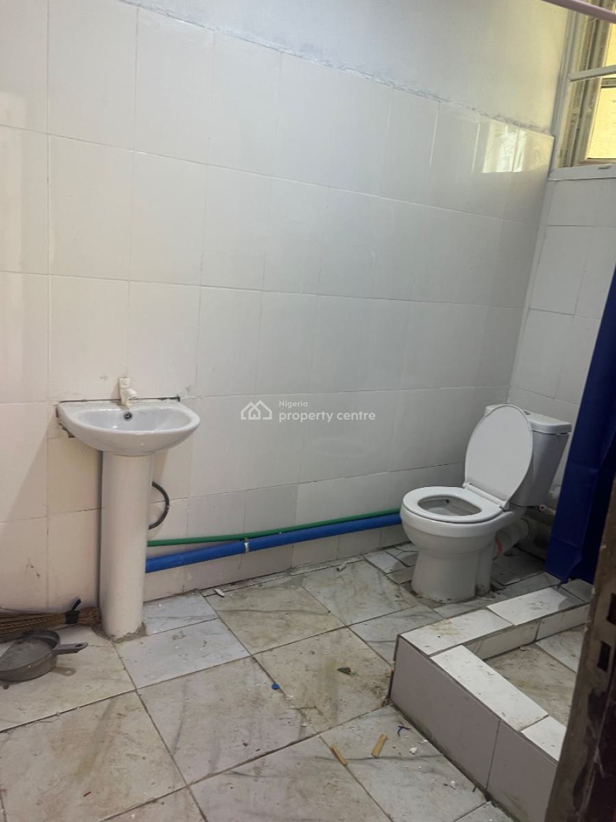 Clean Neatly Renovated 1 Bedroom Flat, with Balcony, Wuse Zone, Wuse, Abuja, Flat / Apartment for Rent