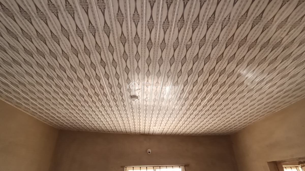 Spacious Room and Parlour Self Contained All Tiles Floor Prepaid Meter, Itele Close to Ayobo Lagos, Ado-odo/ota, Ogun, Mini Flat (room and Parlour) for Rent