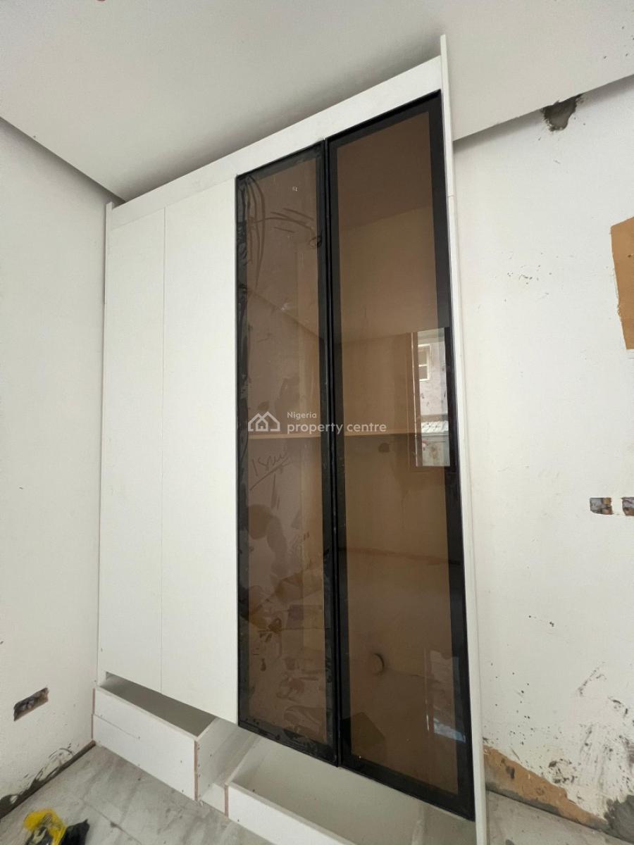 1 Bedroom Apartment, Lekki Phase 1, Lekki, Lagos, Flat / Apartment for Sale