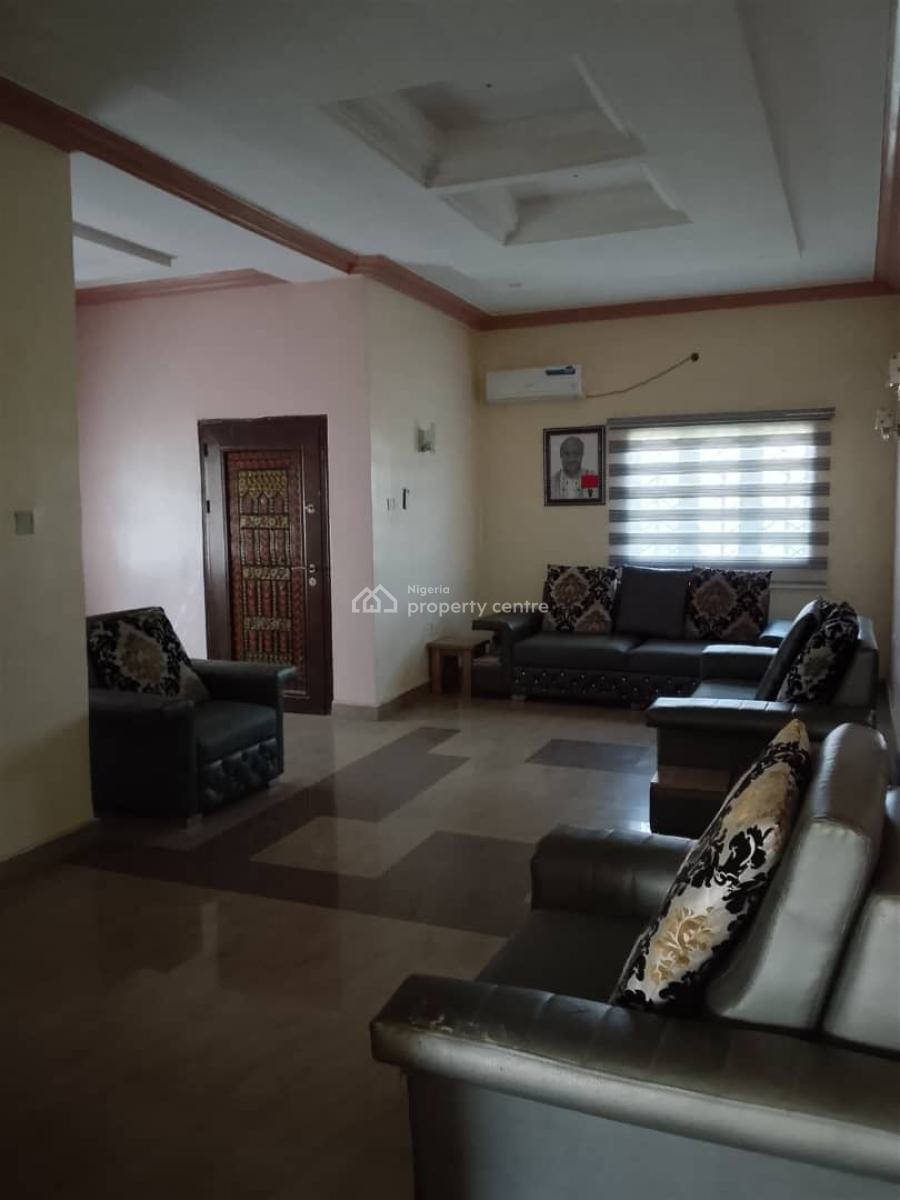 Distress, Five(5) Bedrooms Duplex with Two(2) Sitting Rooms, Behind Amac Market Lugbe Fha District Abuja, Lugbe District, Abuja, Detached Duplex for Sale