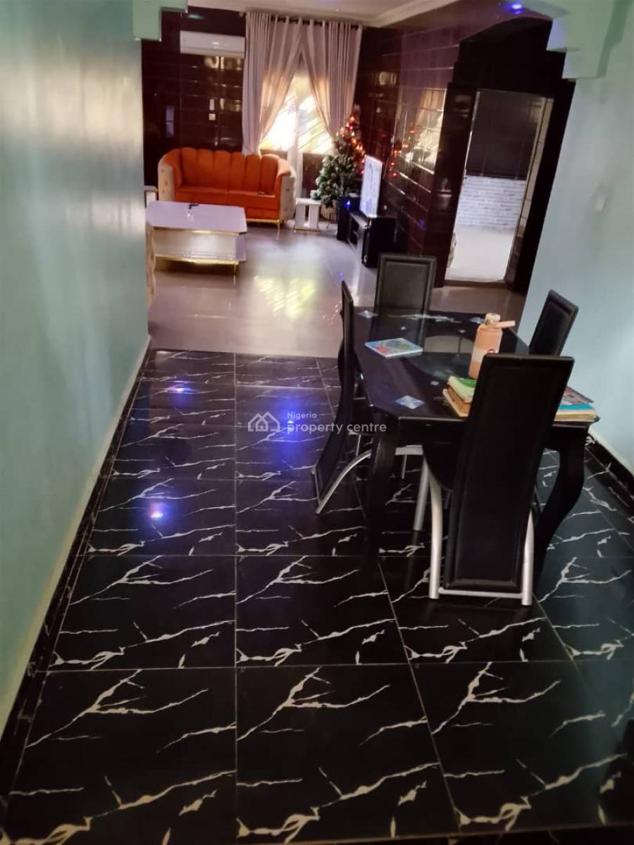 Distress, Five(5) Bedrooms Duplex with Two(2) Sitting Rooms, Behind Amac Market Lugbe Fha District Abuja, Lugbe District, Abuja, Detached Duplex for Sale