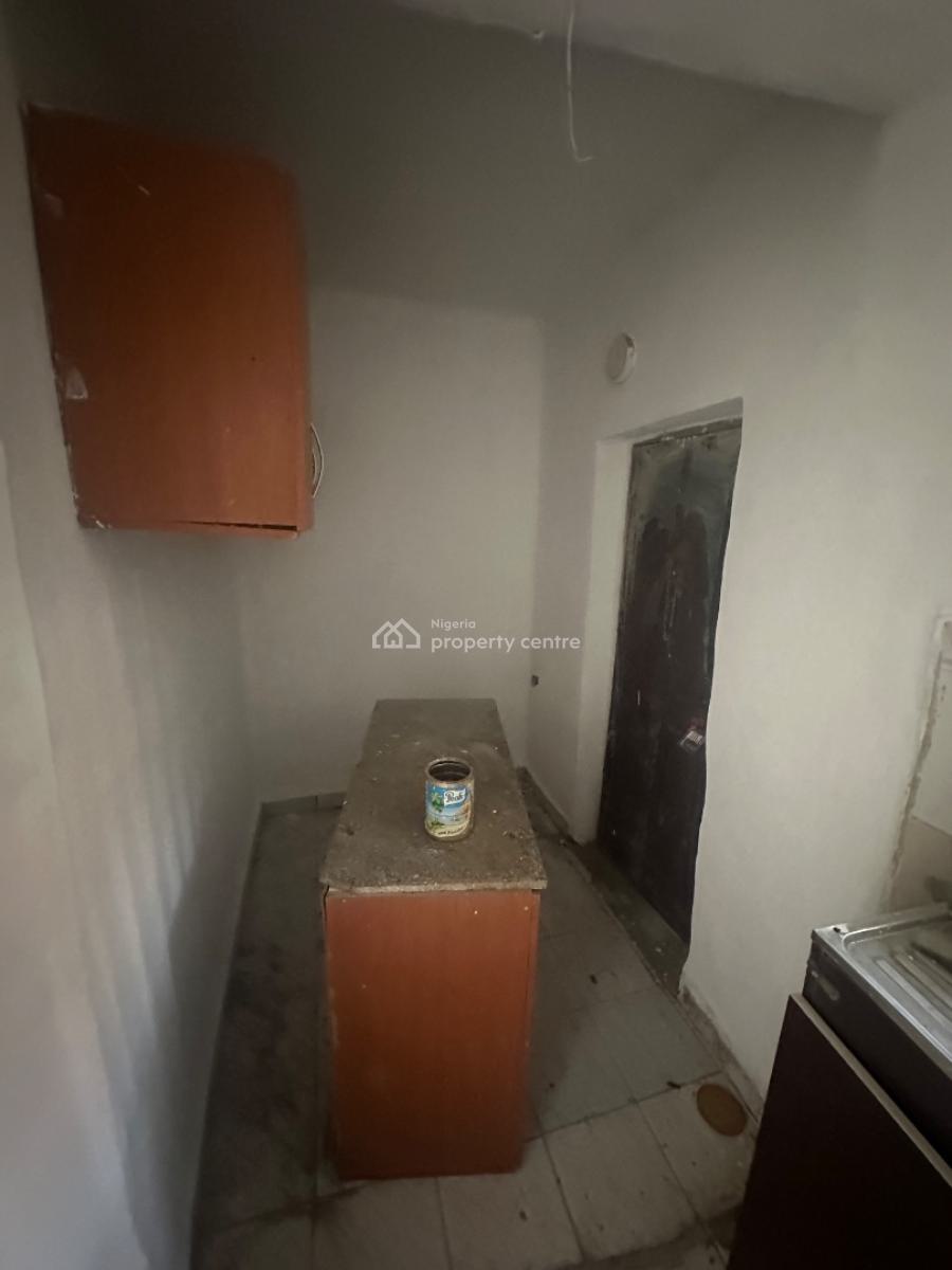Two Bedroom Apartment in a Nice Location, 3rd Avenue, Gwarinpa, Abuja, Flat / Apartment for Rent