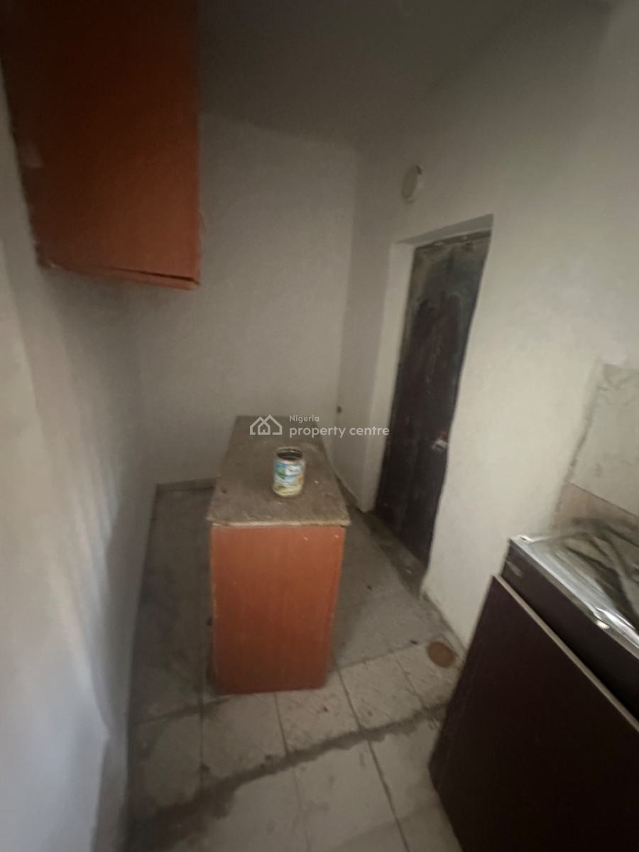 Two Bedroom Apartment in a Nice Location, 3rd Avenue, Gwarinpa, Abuja, Flat / Apartment for Rent