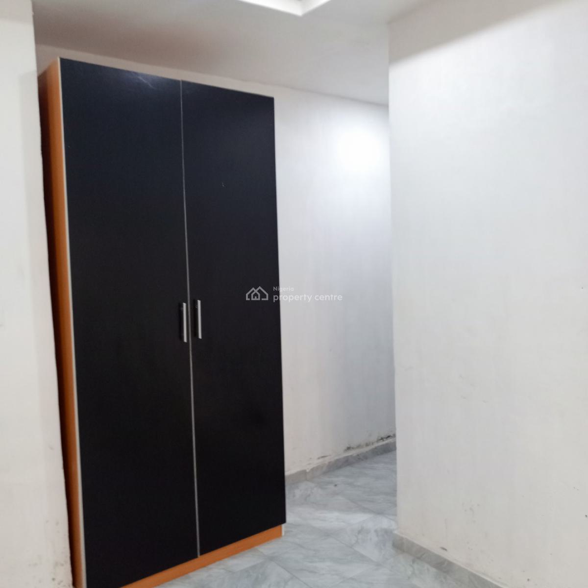 a Massive 2bedroom Flat All En-suite, Berger, Arepo, Ogun, Flat / Apartment for Rent