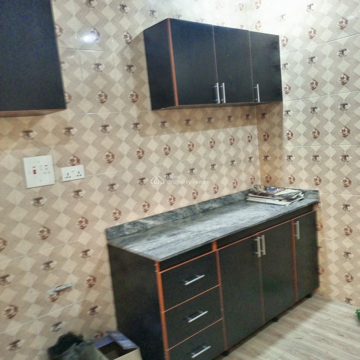 a Massive 2bedroom Flat All En-suite, Berger, Arepo, Ogun, Flat / Apartment for Rent